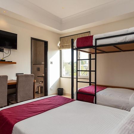 אודייפור Raghunandan Palace - A Premier Boutique Stay, City Center & 500 Meters From City Railway Station מראה חיצוני תמונה