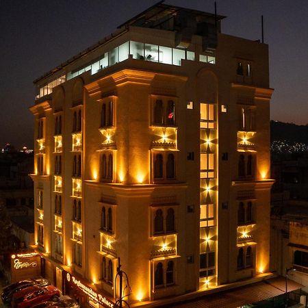 אודייפור Raghunandan Palace - A Premier Boutique Stay, City Center & 500 Meters From City Railway Station מראה חיצוני תמונה