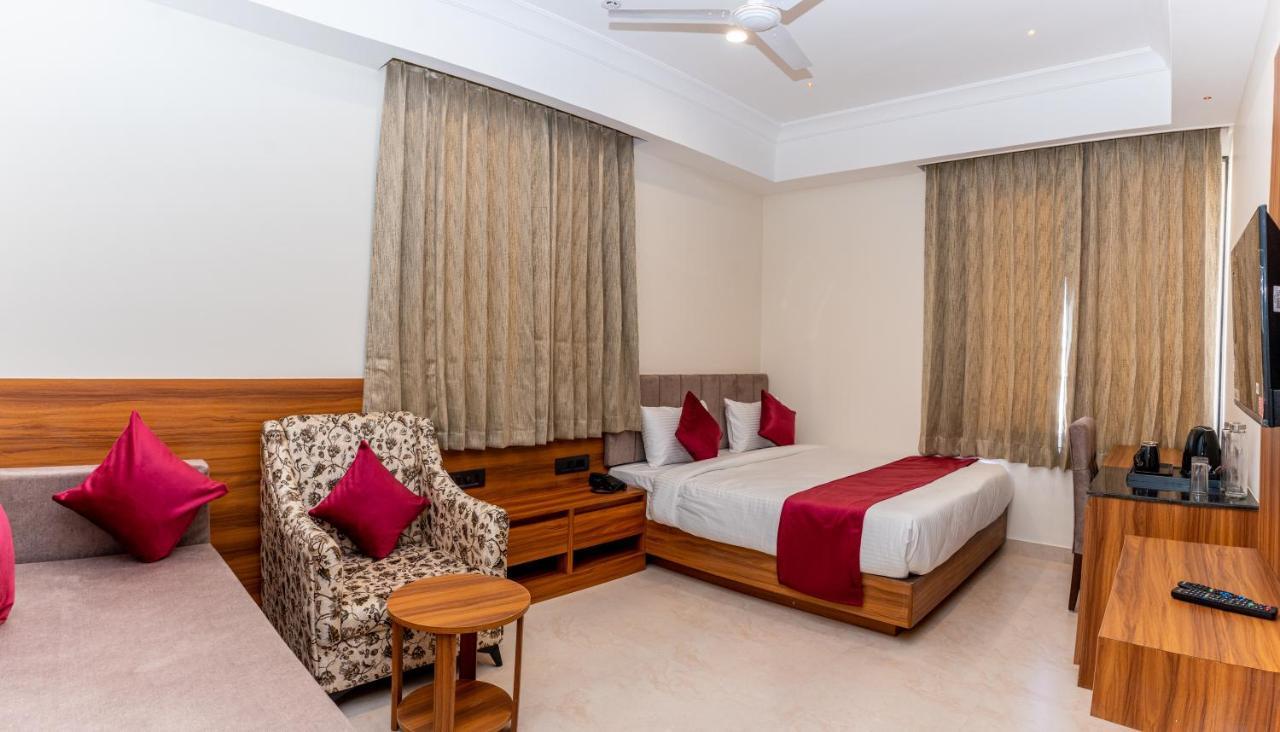 אודייפור Raghunandan Palace - A Premier Boutique Stay, City Center & 500 Meters From City Railway Station מראה חיצוני תמונה