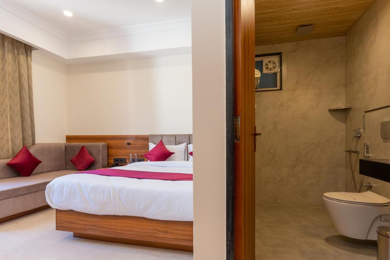 אודייפור Raghunandan Palace - A Premier Boutique Stay, City Center & 500 Meters From City Railway Station מראה חיצוני תמונה