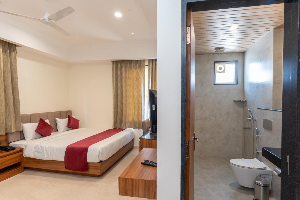 אודייפור Raghunandan Palace - A Premier Boutique Stay, City Center & 500 Meters From City Railway Station מראה חיצוני תמונה