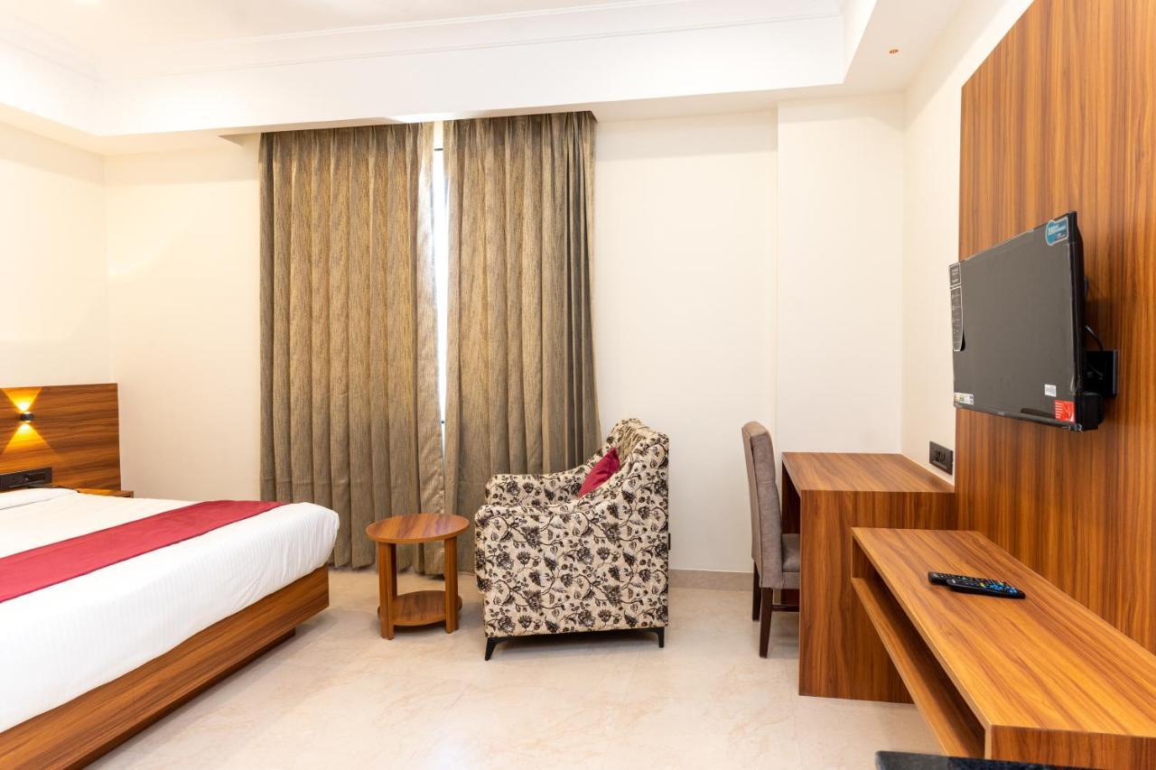 אודייפור Raghunandan Palace - A Premier Boutique Stay, City Center & 500 Meters From City Railway Station מראה חיצוני תמונה