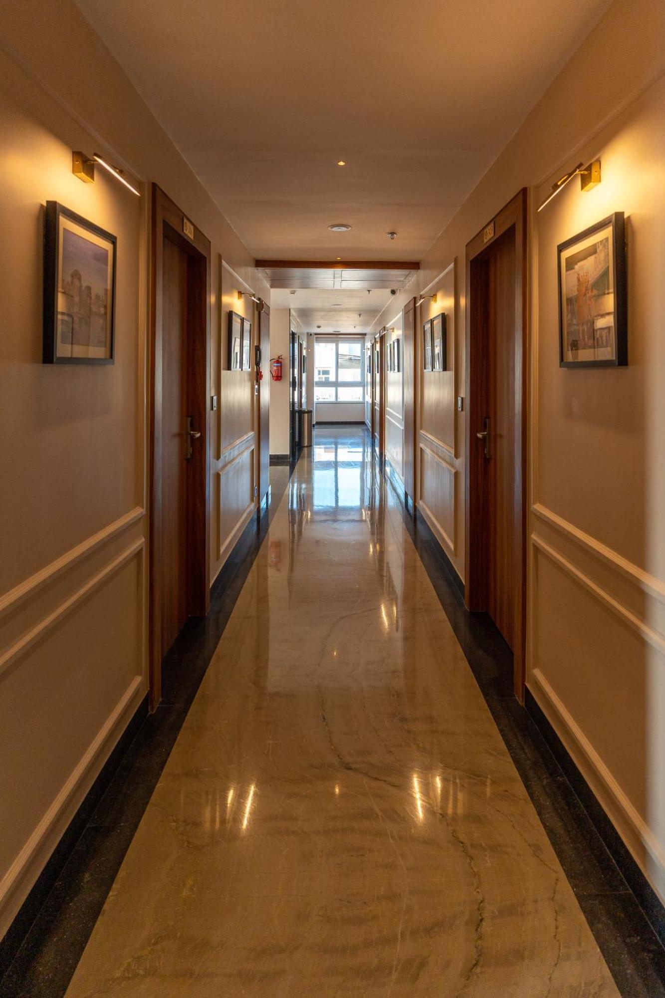 אודייפור Raghunandan Palace - A Premier Boutique Stay, City Center & 500 Meters From City Railway Station מראה חיצוני תמונה