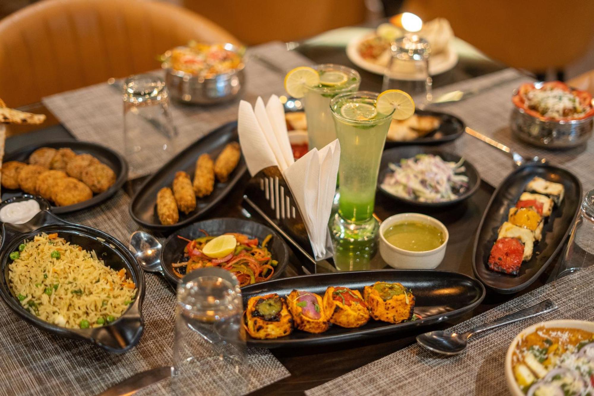 אודייפור Raghunandan Palace - A Premier Boutique Stay, City Center & 500 Meters From City Railway Station מראה חיצוני תמונה