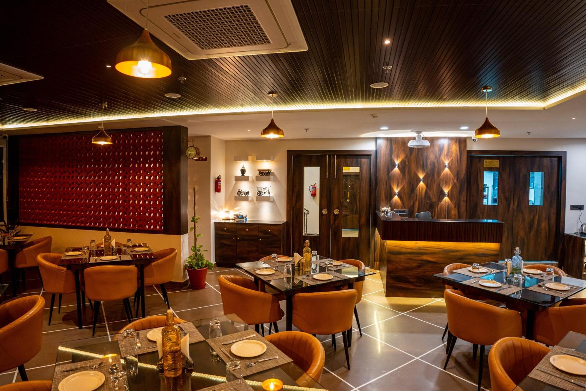 אודייפור Raghunandan Palace - A Premier Boutique Stay, City Center & 500 Meters From City Railway Station מראה חיצוני תמונה