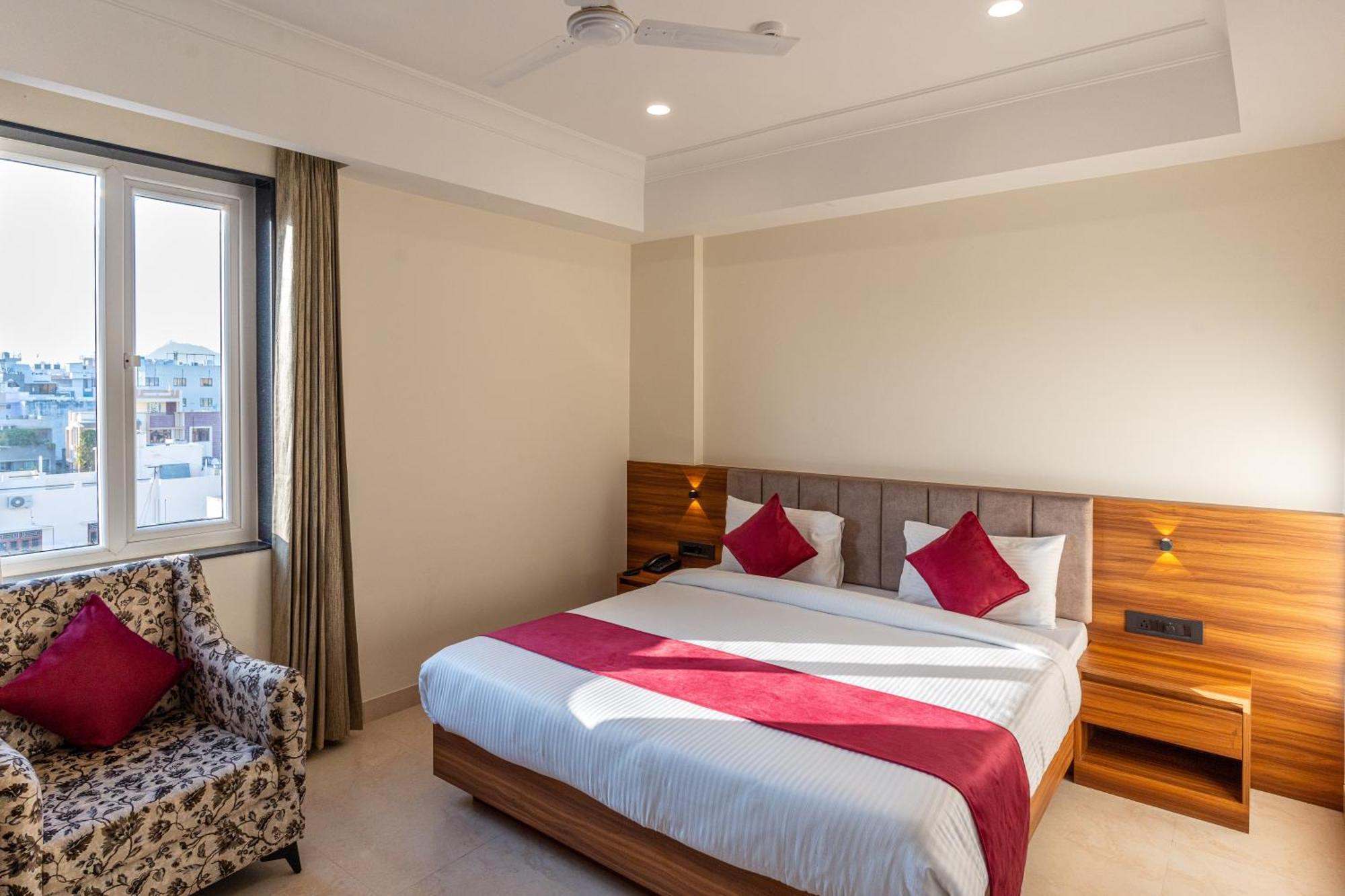 אודייפור Raghunandan Palace - A Premier Boutique Stay, City Center & 500 Meters From City Railway Station מראה חיצוני תמונה
