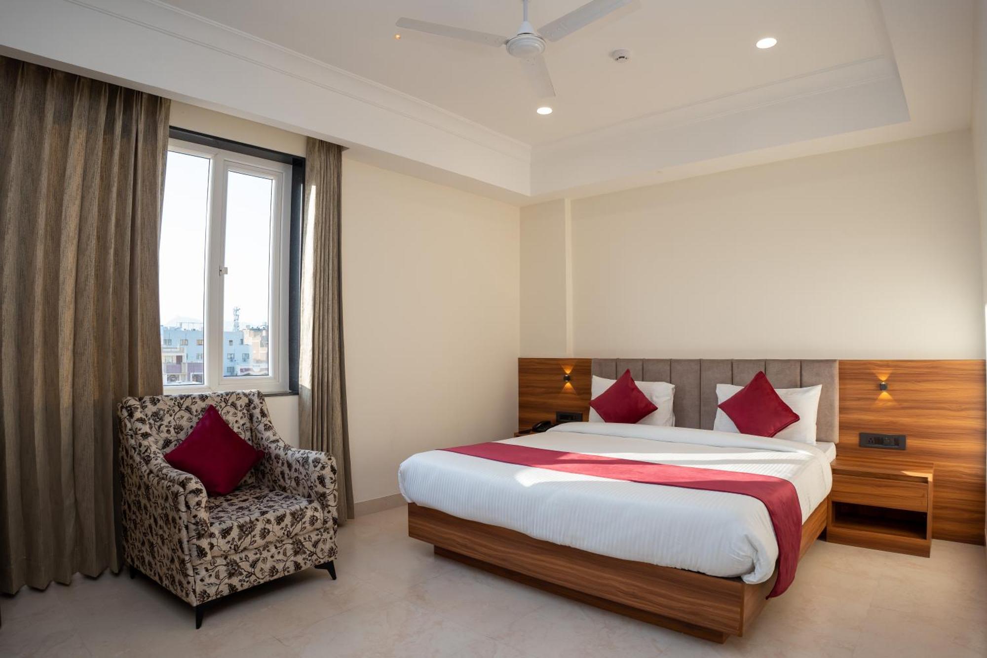 אודייפור Raghunandan Palace - A Premier Boutique Stay, City Center & 500 Meters From City Railway Station מראה חיצוני תמונה