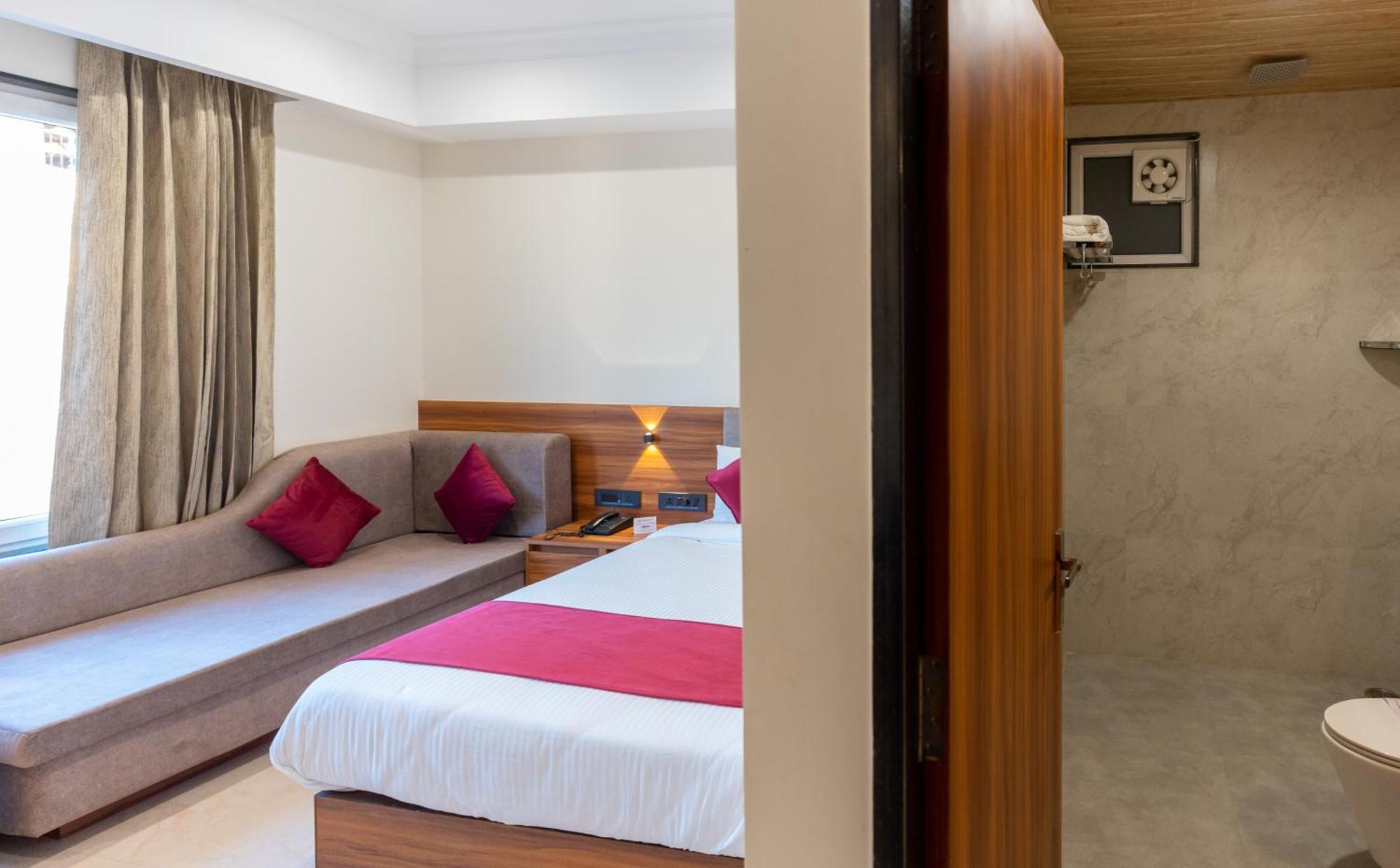 אודייפור Raghunandan Palace - A Premier Boutique Stay, City Center & 500 Meters From City Railway Station מראה חיצוני תמונה