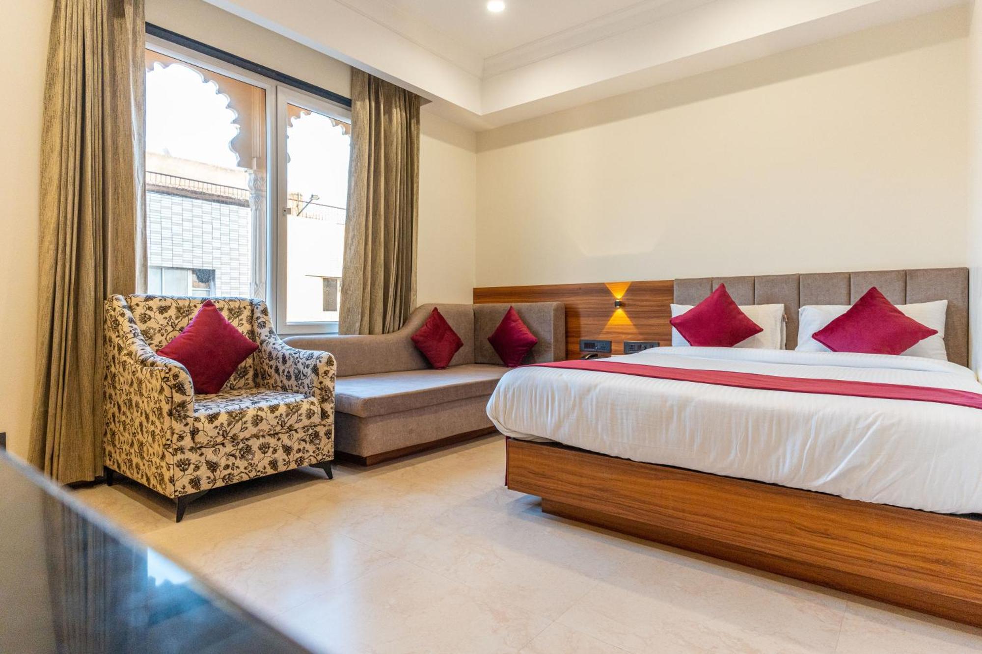 אודייפור Raghunandan Palace - A Premier Boutique Stay, City Center & 500 Meters From City Railway Station מראה חיצוני תמונה