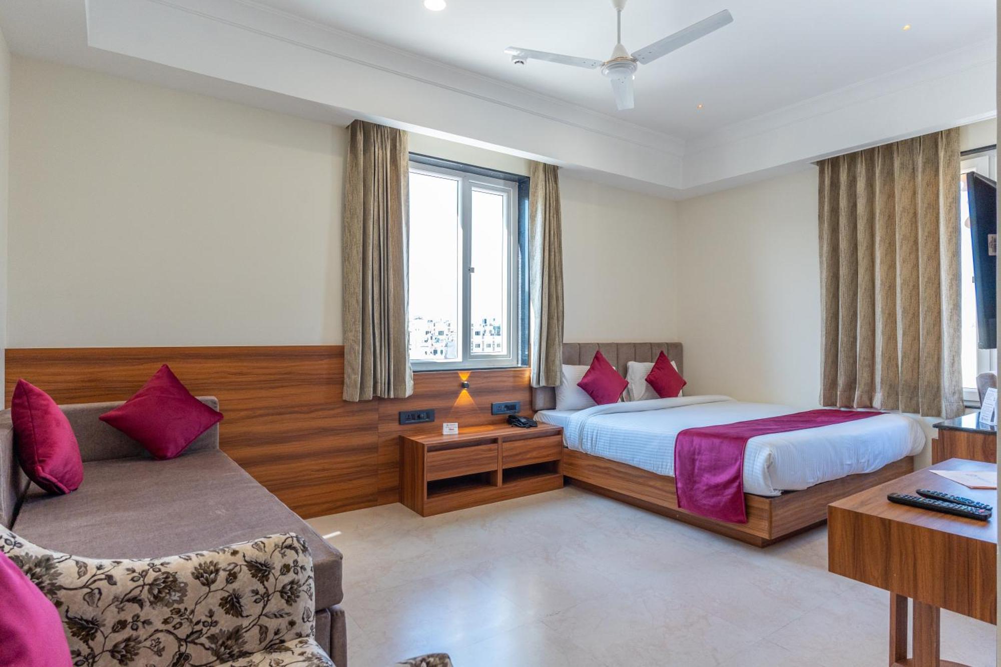 אודייפור Raghunandan Palace - A Premier Boutique Stay, City Center & 500 Meters From City Railway Station מראה חיצוני תמונה