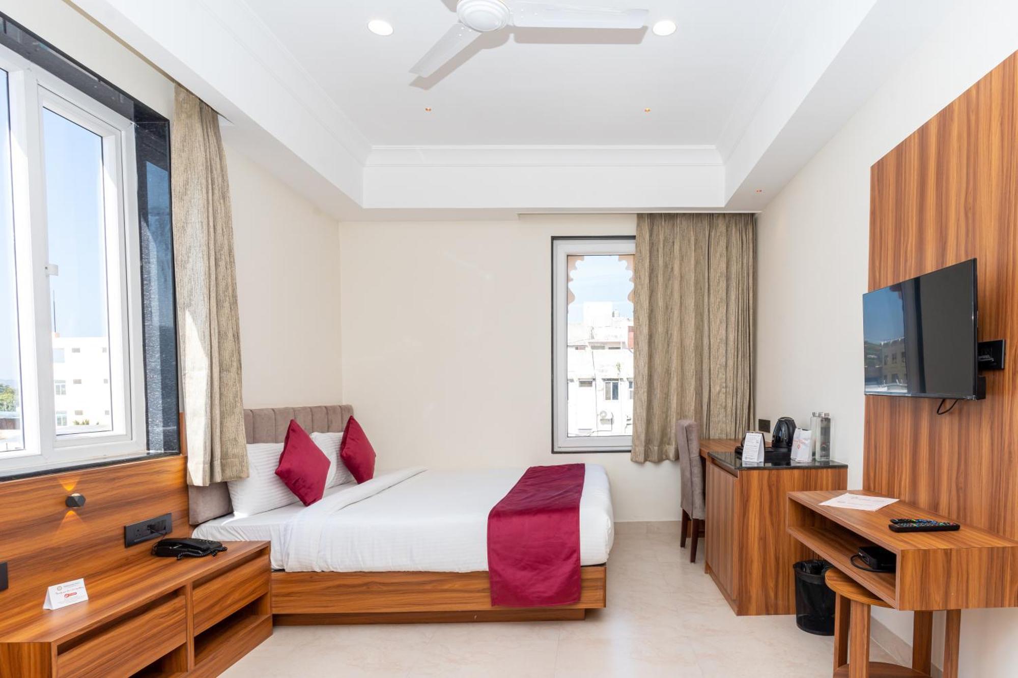 אודייפור Raghunandan Palace - A Premier Boutique Stay, City Center & 500 Meters From City Railway Station מראה חיצוני תמונה