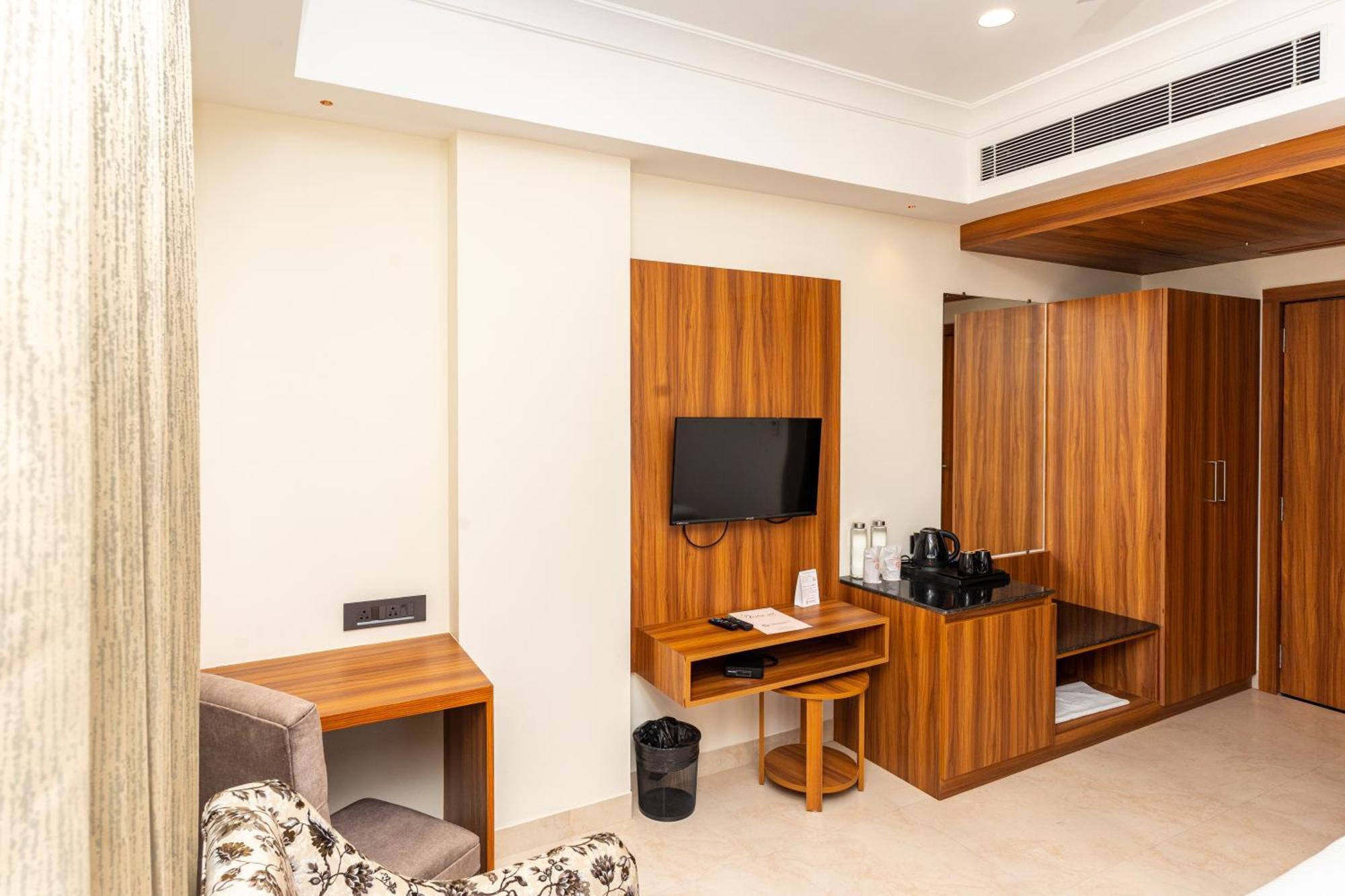 אודייפור Raghunandan Palace - A Premier Boutique Stay, City Center & 500 Meters From City Railway Station מראה חיצוני תמונה