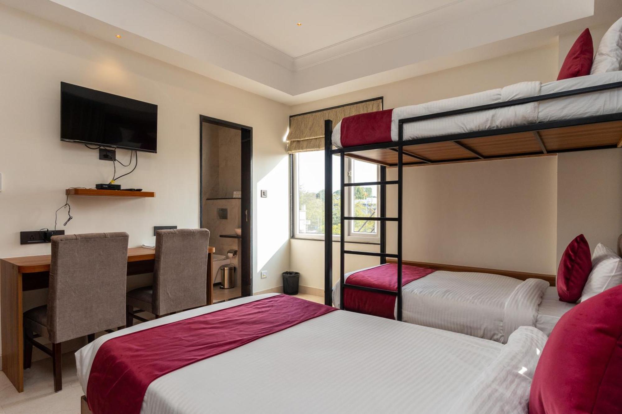אודייפור Raghunandan Palace - A Premier Boutique Stay, City Center & 500 Meters From City Railway Station מראה חיצוני תמונה